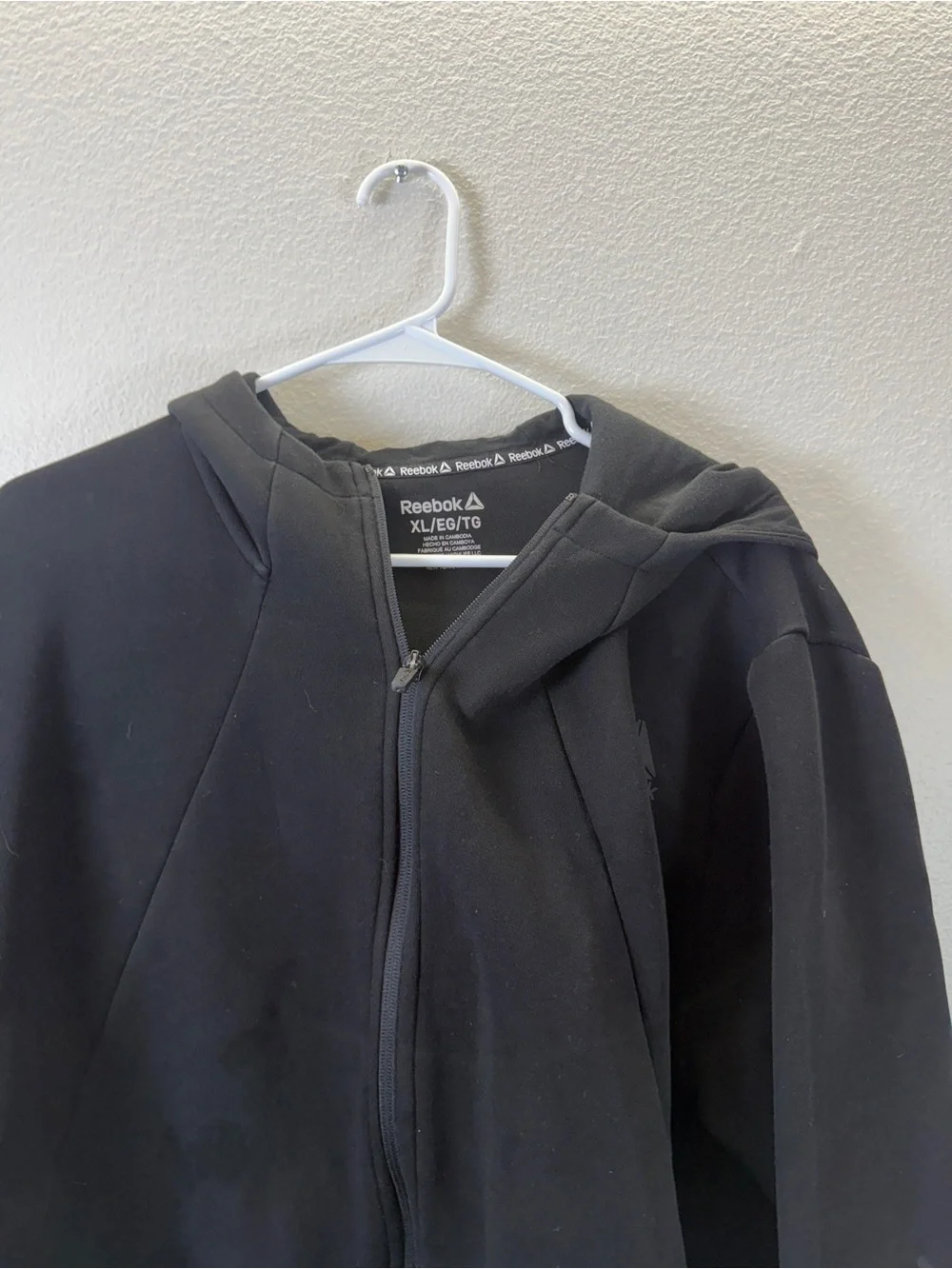 Reebok Men’s Black Full-Zip Hooded Performance Jacket